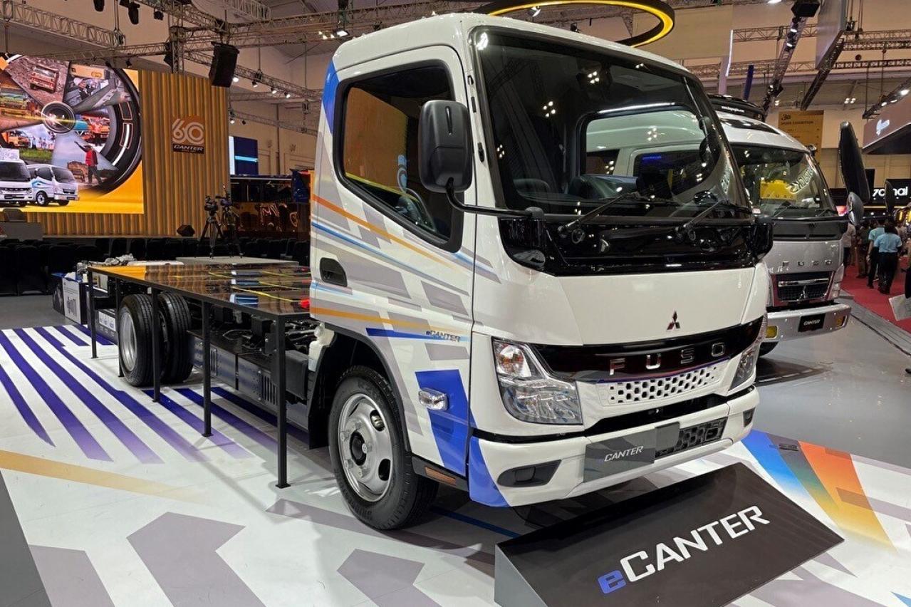 三菱ふそう、インドネシアでEV小型トラック「eキャンター」新型モデルを初公開