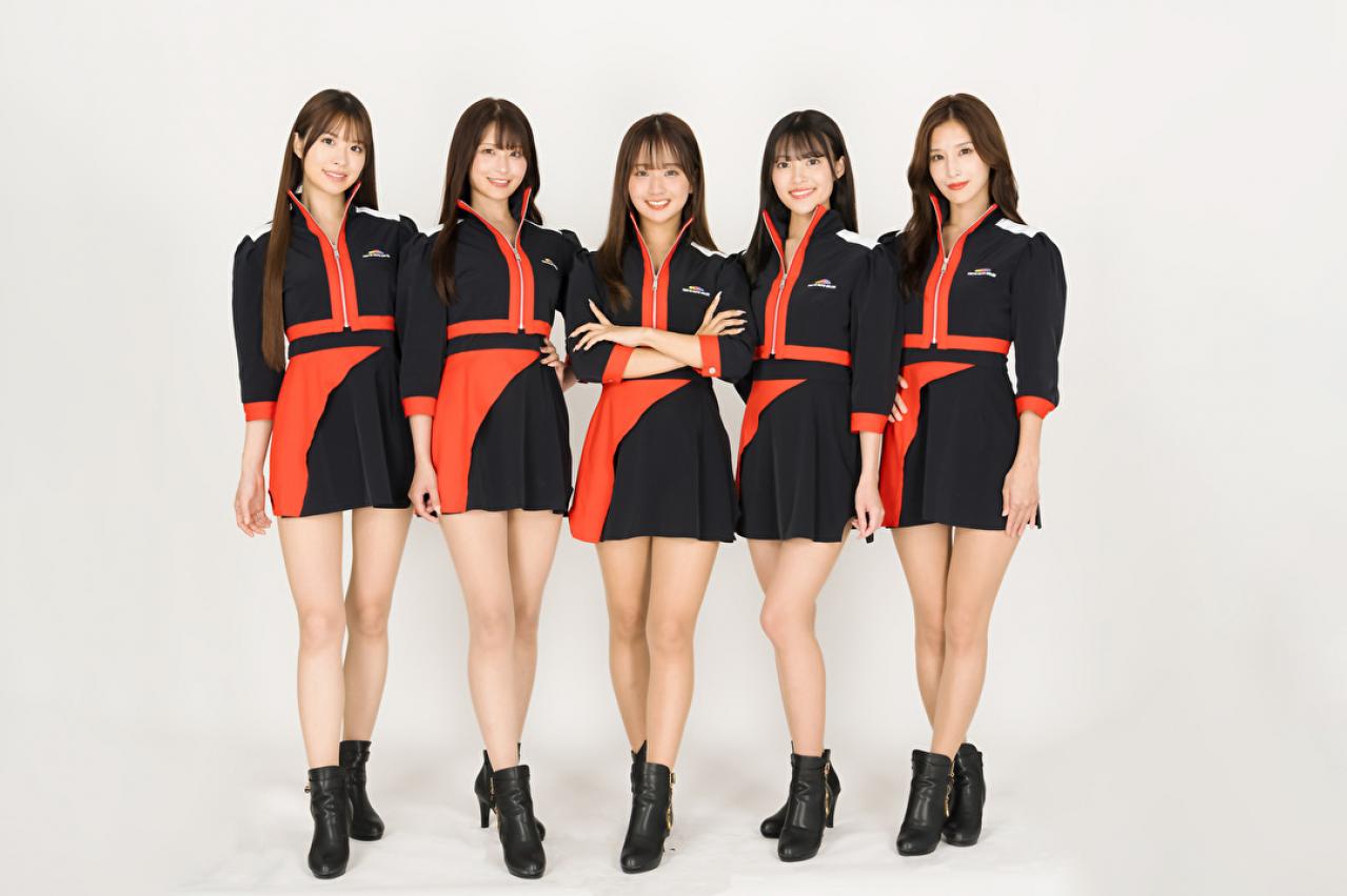 TOKYO AUTO SALON 2024イメージガールA-class (写真左から)松田 蘭、佐々木 美乃里、森脇 梨々夏、菅原 早記、益田 アンナ