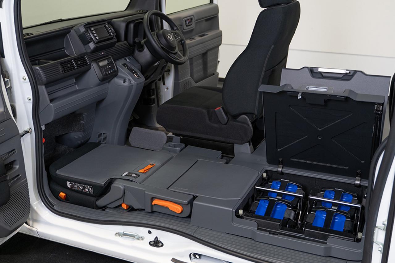 交換式バッテリーを搭載した車内